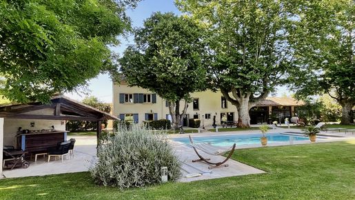 Maison 13 pièces 515 m² · à L'Isle-sur-la-Sorgue · 515 m² · 1 395 000 €