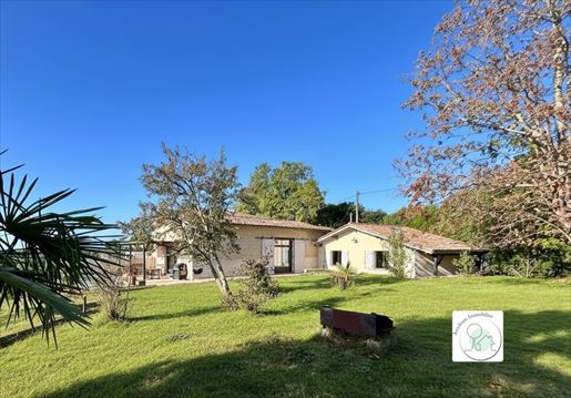 6 pièces 159 m² · à Bourg · 159 m² · 275 000 €