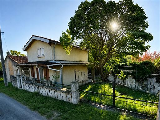 Maison 3 pièces 56 m² · à Teuillac · 56 m² · 46 900 €