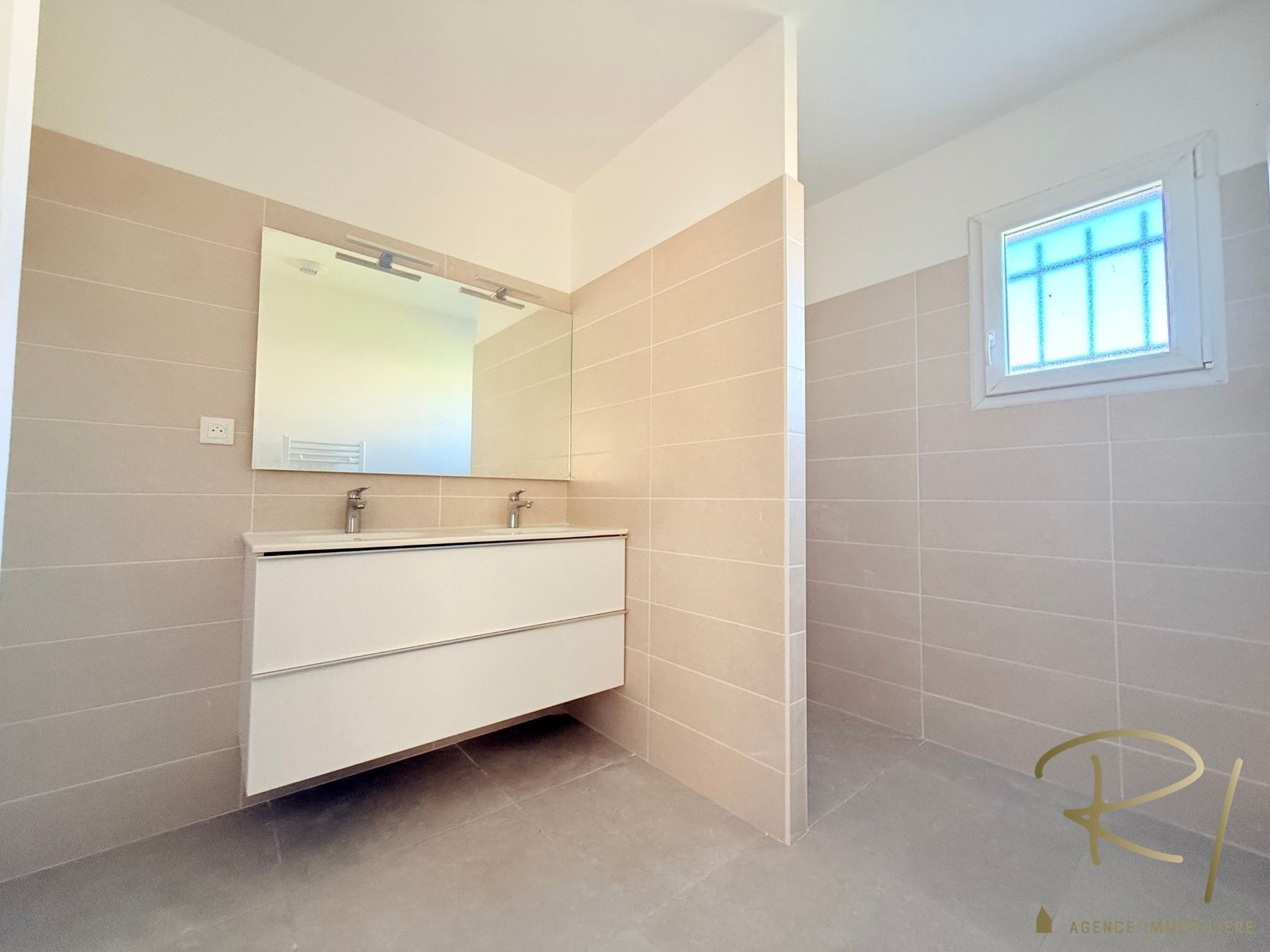 Maison à vendre, 100m², Vallon-Pont-d'Arc