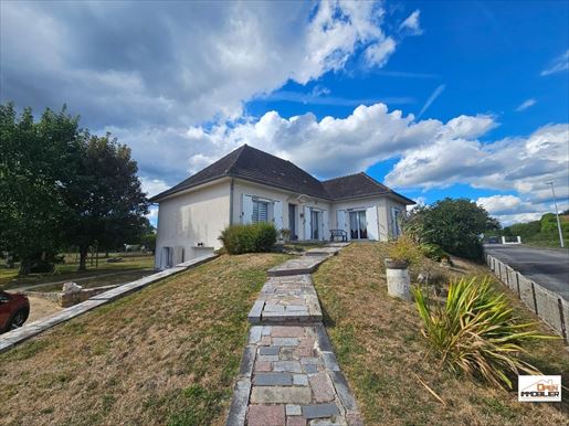 Maison 6 pièces 150 m² · à Peyrat-le-Château · 150 m² · 225 000 €