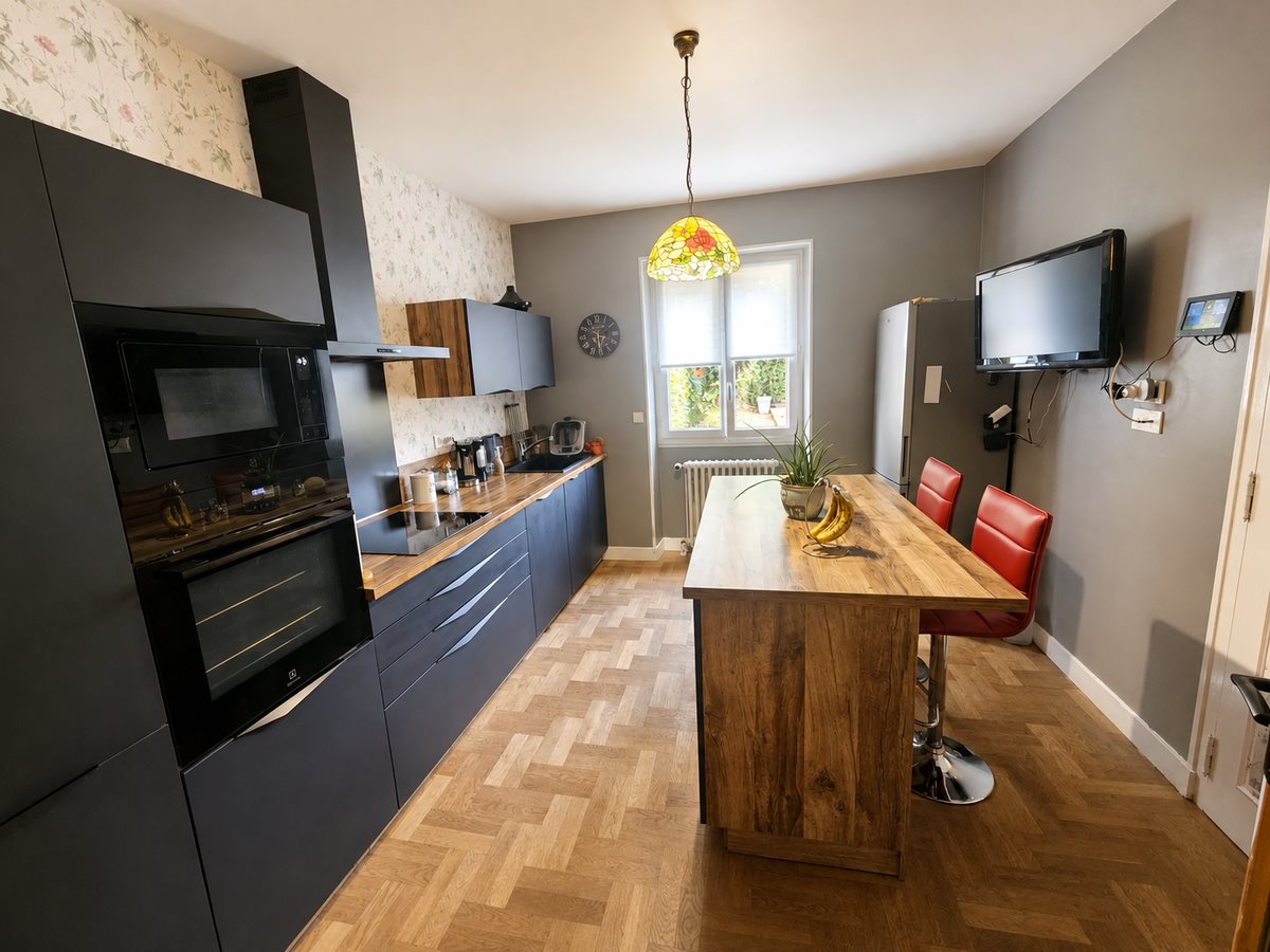 Maison à vendre, 123m², Châteauneuf-la-Forêt
