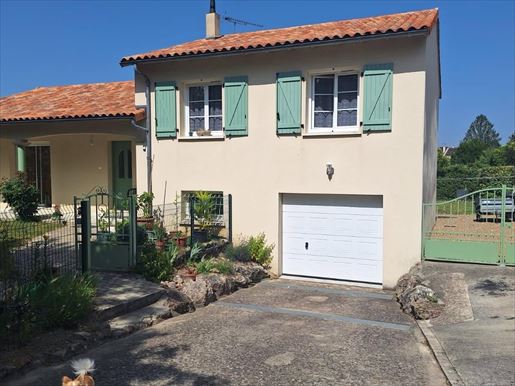 Maison 4 pièces 158 m² · à Dangé-Saint-Romain · 158 m² · 271 000 €