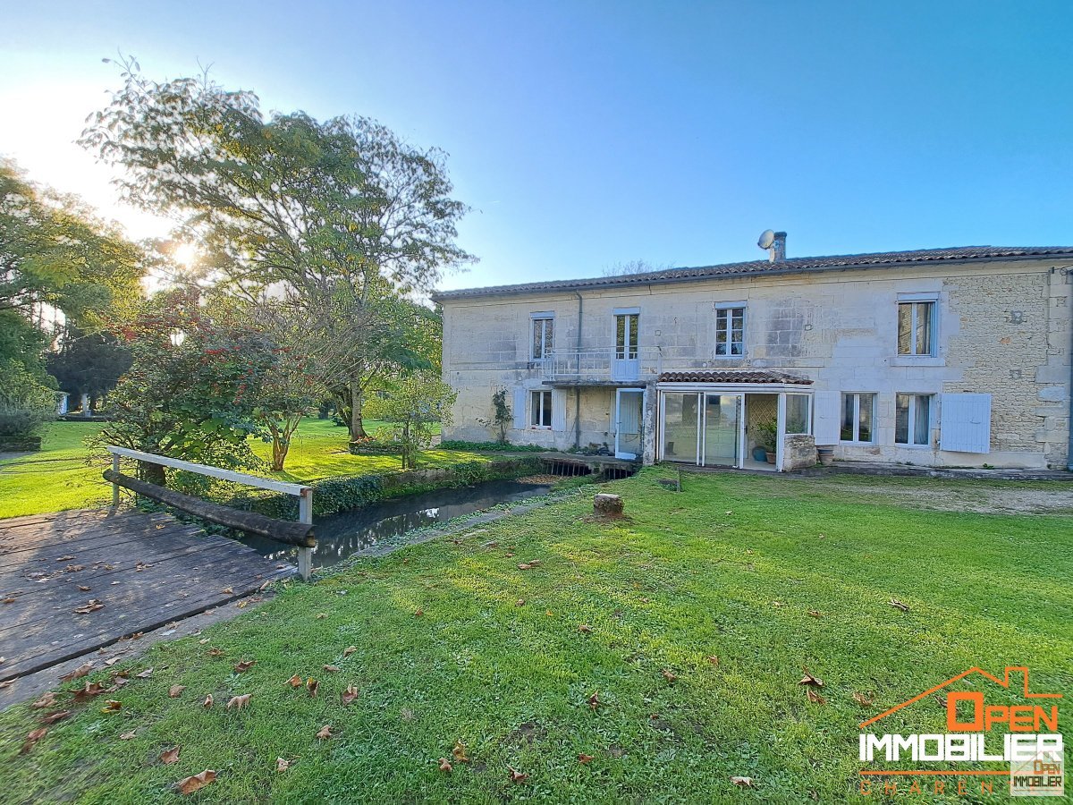 Maison à vendre, 175m², Criteuil-la-Magdeleine