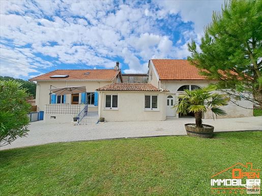 7 pièces 187 m² · à Saint-Bonnet · 187 m² · 199 500 €