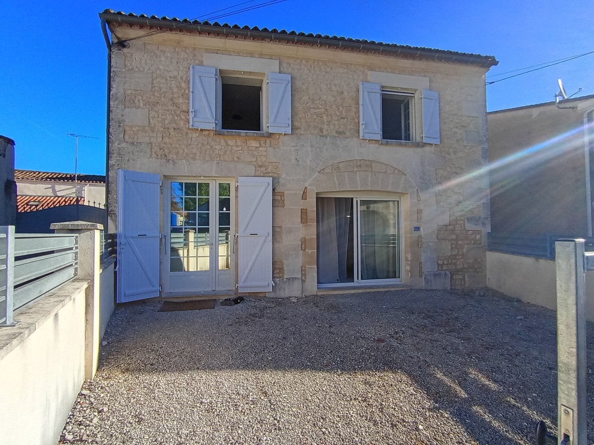 Maison à louer, 125m², Hiersac