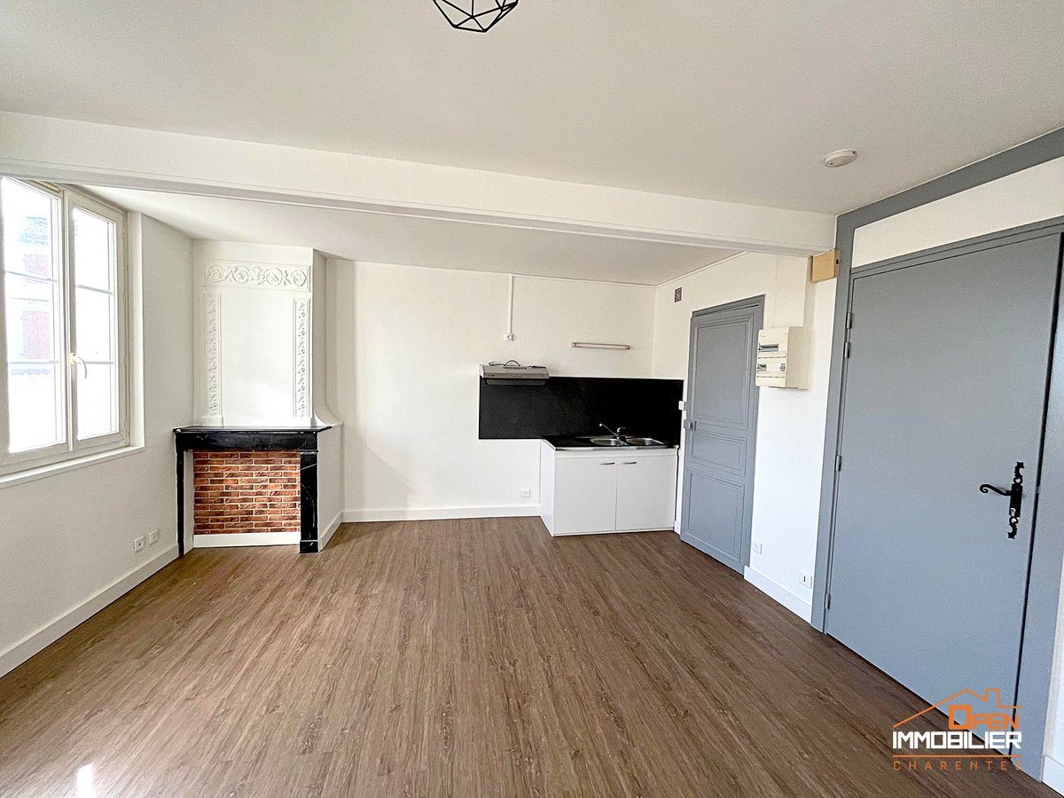Maison à vendre, 194m², Hiersac