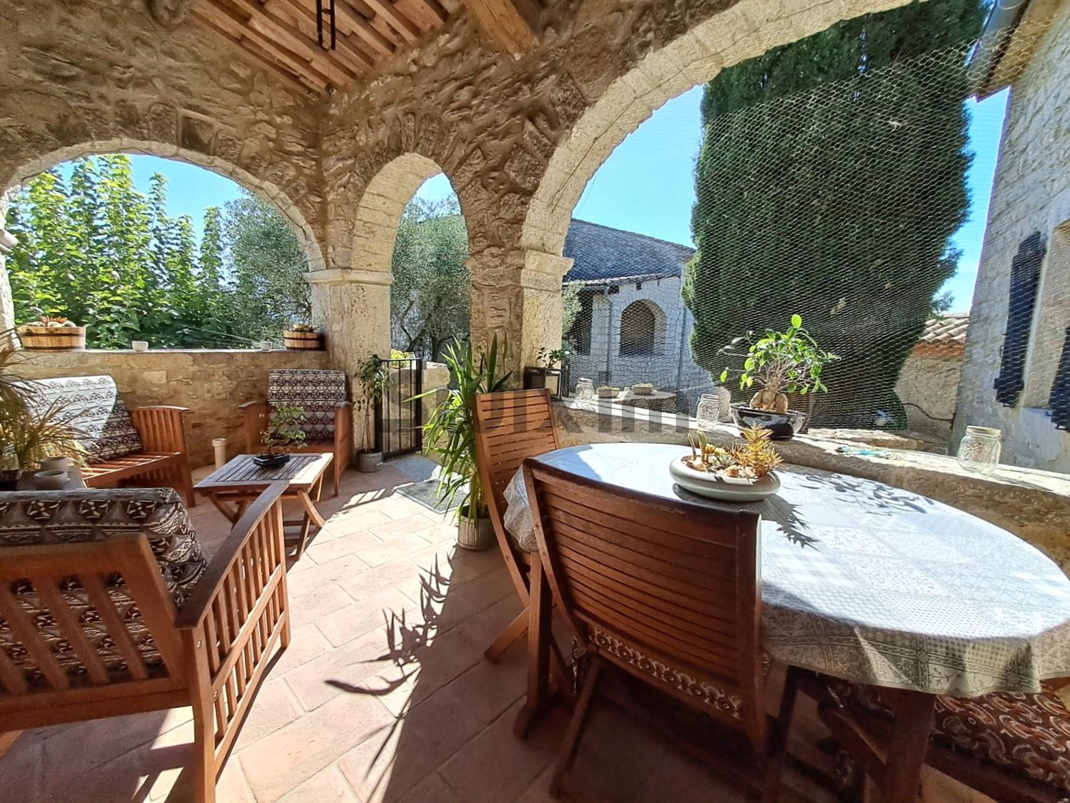 Maison à vendre, 228m², Saint-André-de-Cruzières