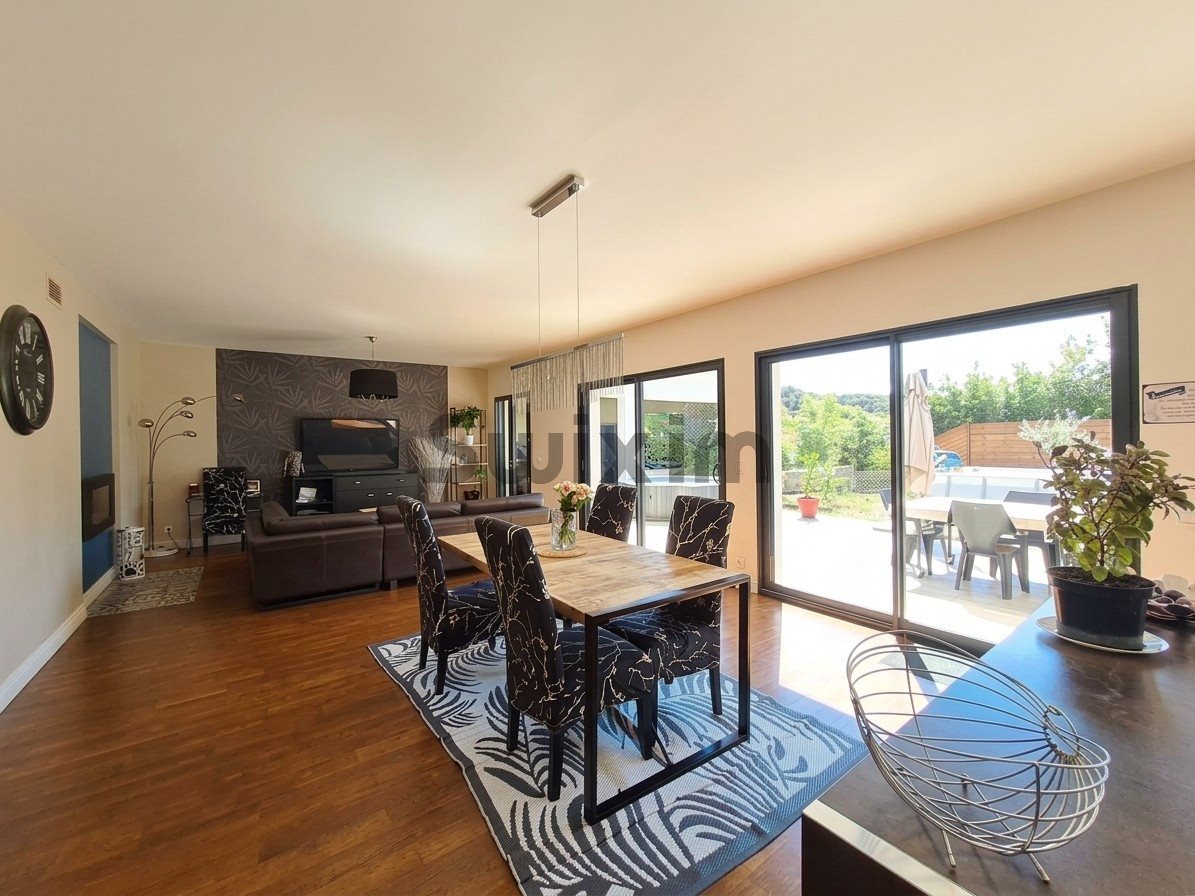 Maison à vendre, 188m², Vallon-Pont-d'Arc