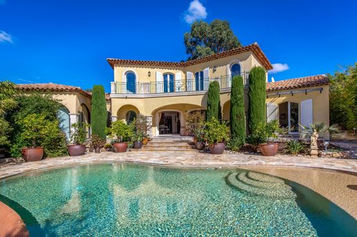 Maison 6 pièces 258 m² · à Fréjus · 258 m² · 1 290 000 €