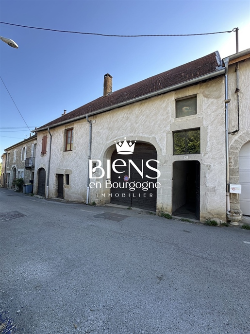 Immeuble 7 pièces 171 m² · à Perrigny · 171 m² · 120 000 €