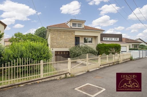 Maison 6 pièces 197 m² · à Bayon · 197 m² · 239 000 €