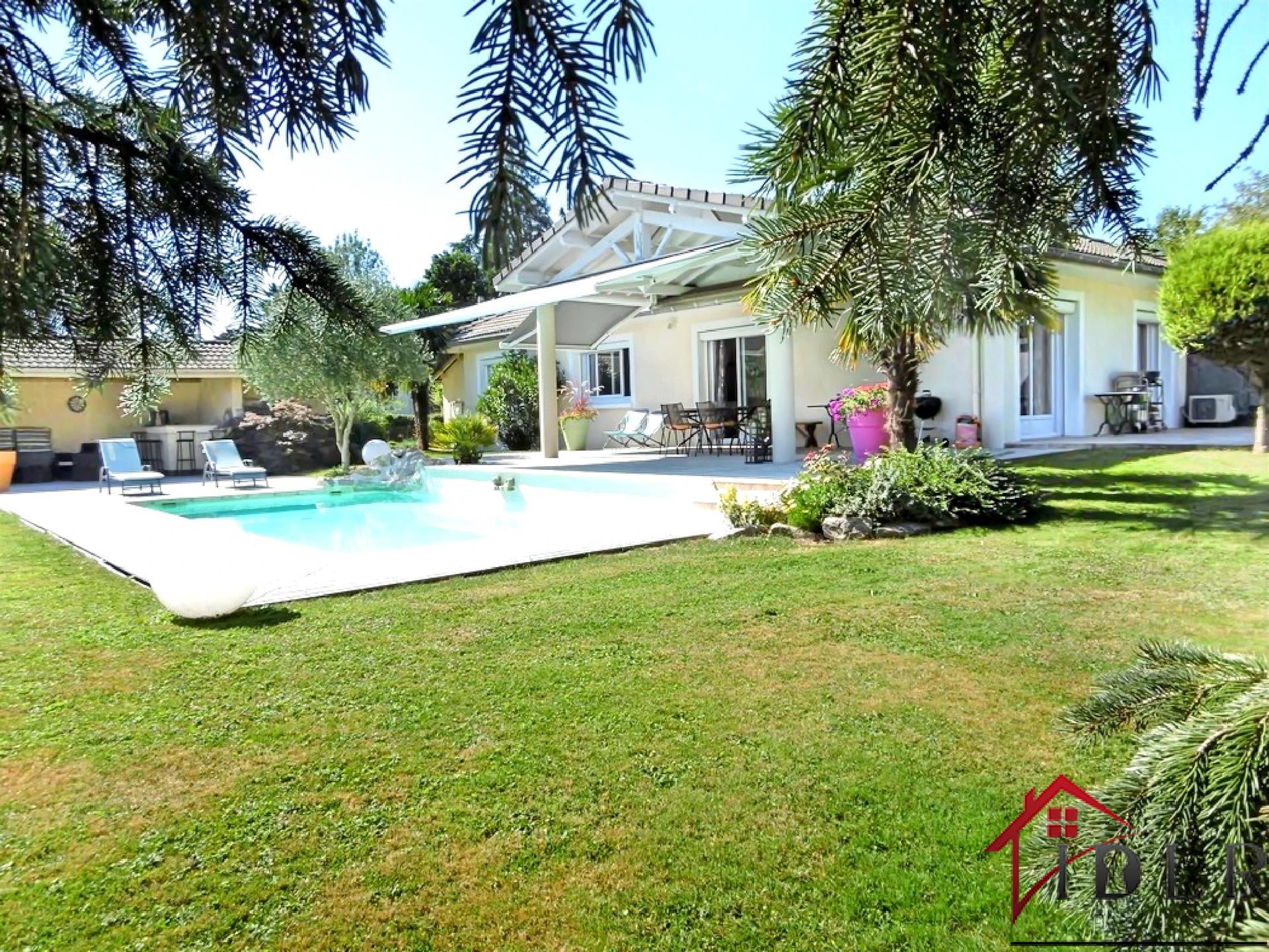 Maison à vendre, 162m², Ambérieux-en-Dombes