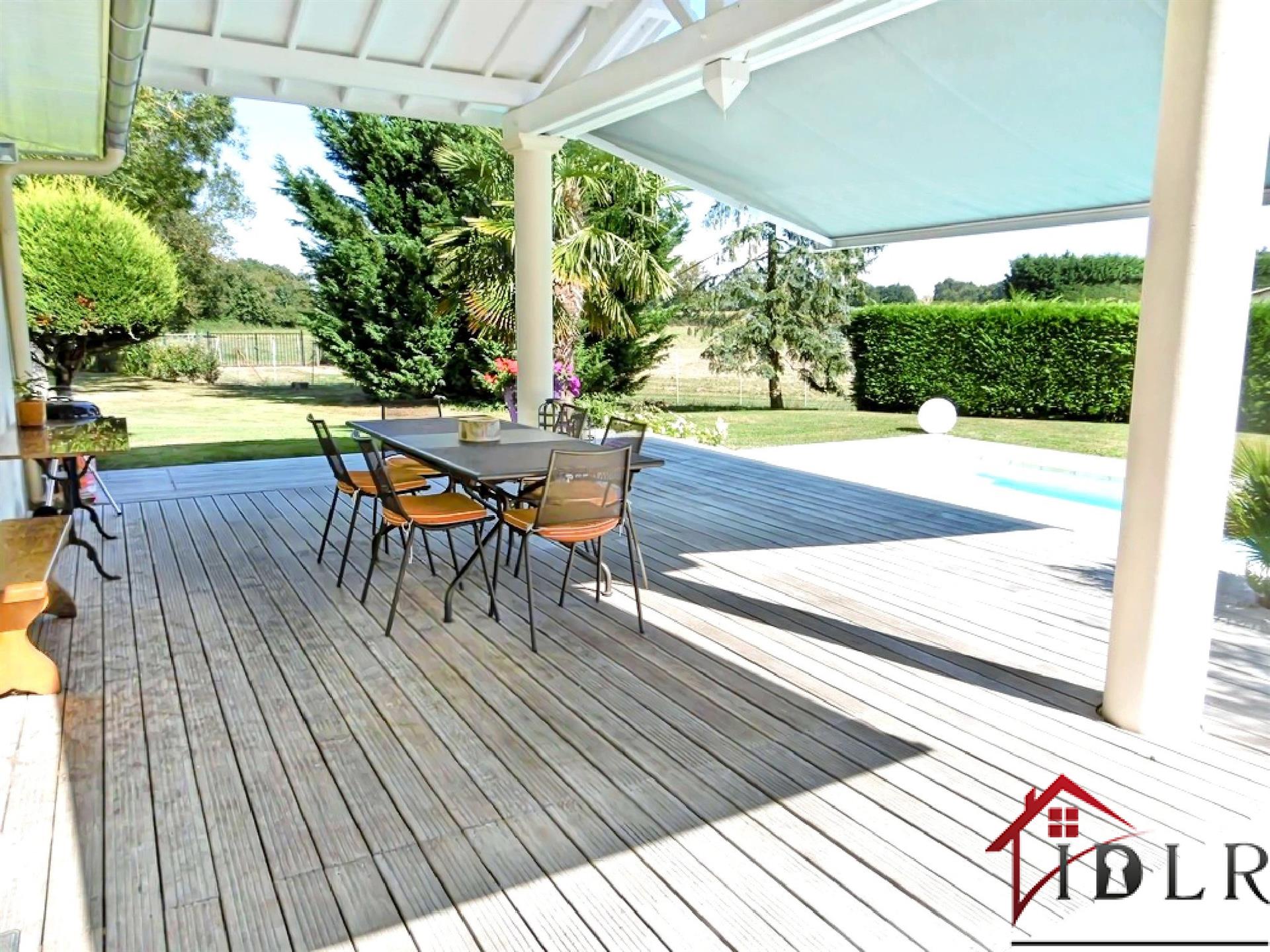 Maison à vendre, 162m², Ambérieux-en-Dombes