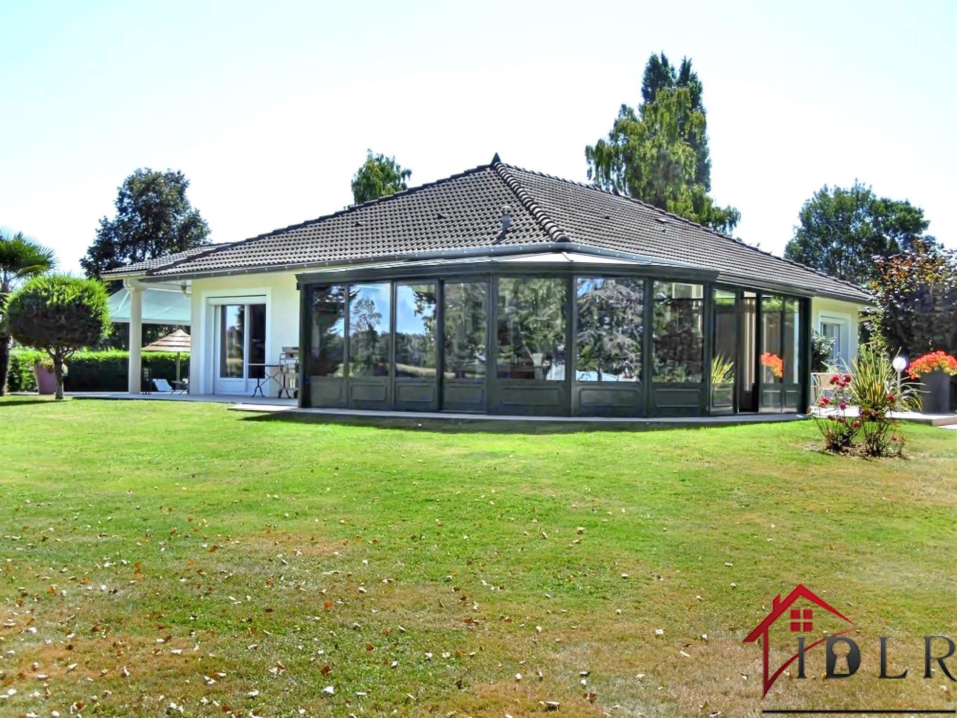 Maison à vendre, 162m², Ambérieux-en-Dombes