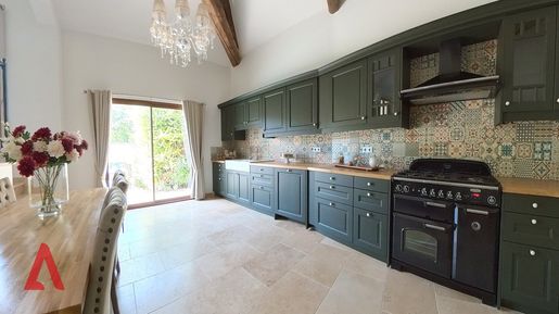 Maison 4 pièces 140 m² · à Saint-Geniès-de-Fontedit · 140 m² · 429 000 €