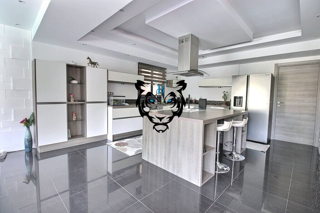 Maison à vendre, 285m², Roquebrune-sur-Argens