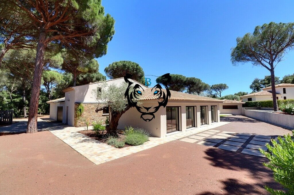 Maison à vendre, 370m², Roquebrune-sur-Argens
