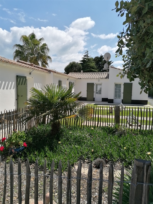 Maison 11 pièces 218 m² · à Sainte-Marie-de-Ré · 218 m² · 1 490 000 €