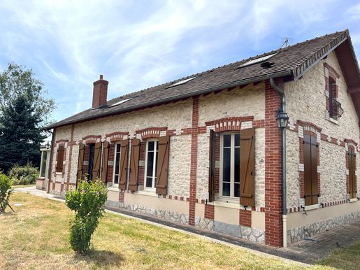 Maison 9 pièces 185 m² · à Lorris · 185 m² · 336 000 €