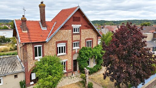 Maison 8 pièces 145 m² · à Oissel-sur-Seine · 145 m² · 219 000 €