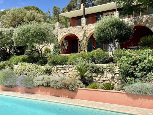 Maison 5 pièces · à Lorgues · 995 000 €