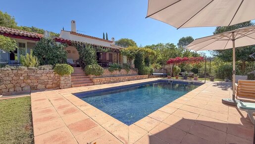 Maison 6 pièces 168 m² · à Entrecasteaux · 168 m² · 650 000 €
