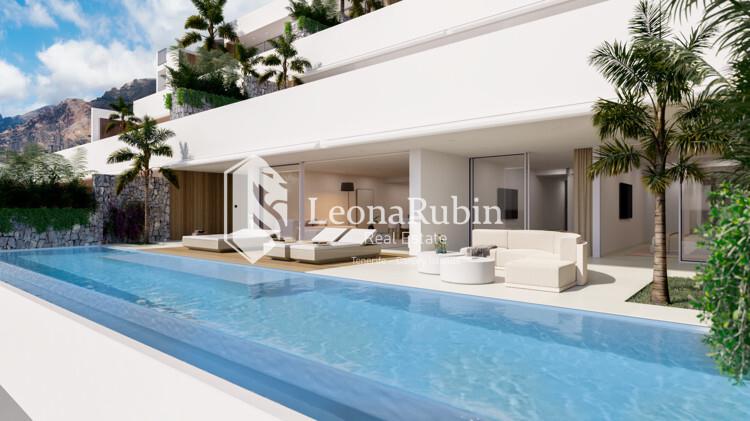 Aqua Sky - Grand Superior & Premier Suites, fantastic sea views, 15m private swimming pool, 3 bedroo