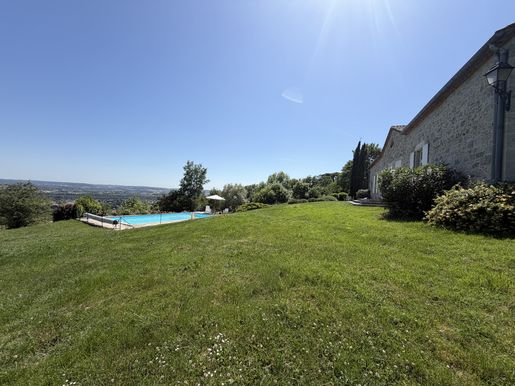Maison 9 pièces 280 m² · à Colayrac-Saint-Cirq · 280 m² · 575 000 €