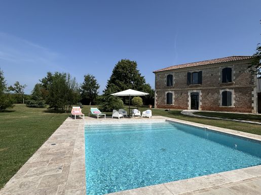 Maison 9 pièces 262 m² · à Agen · 262 m² · 549 000 €