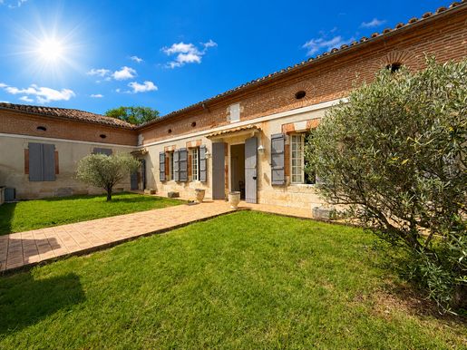 Maison 7 pièces 205 m² · à Valence d'Agen · 205 m² · 346 500 €