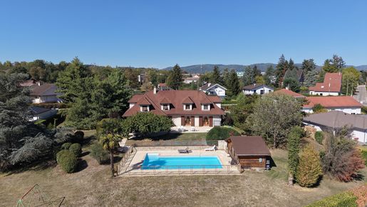 Maison 7 pièces 325 m² · à Rives · 325 m² · 680 000 €