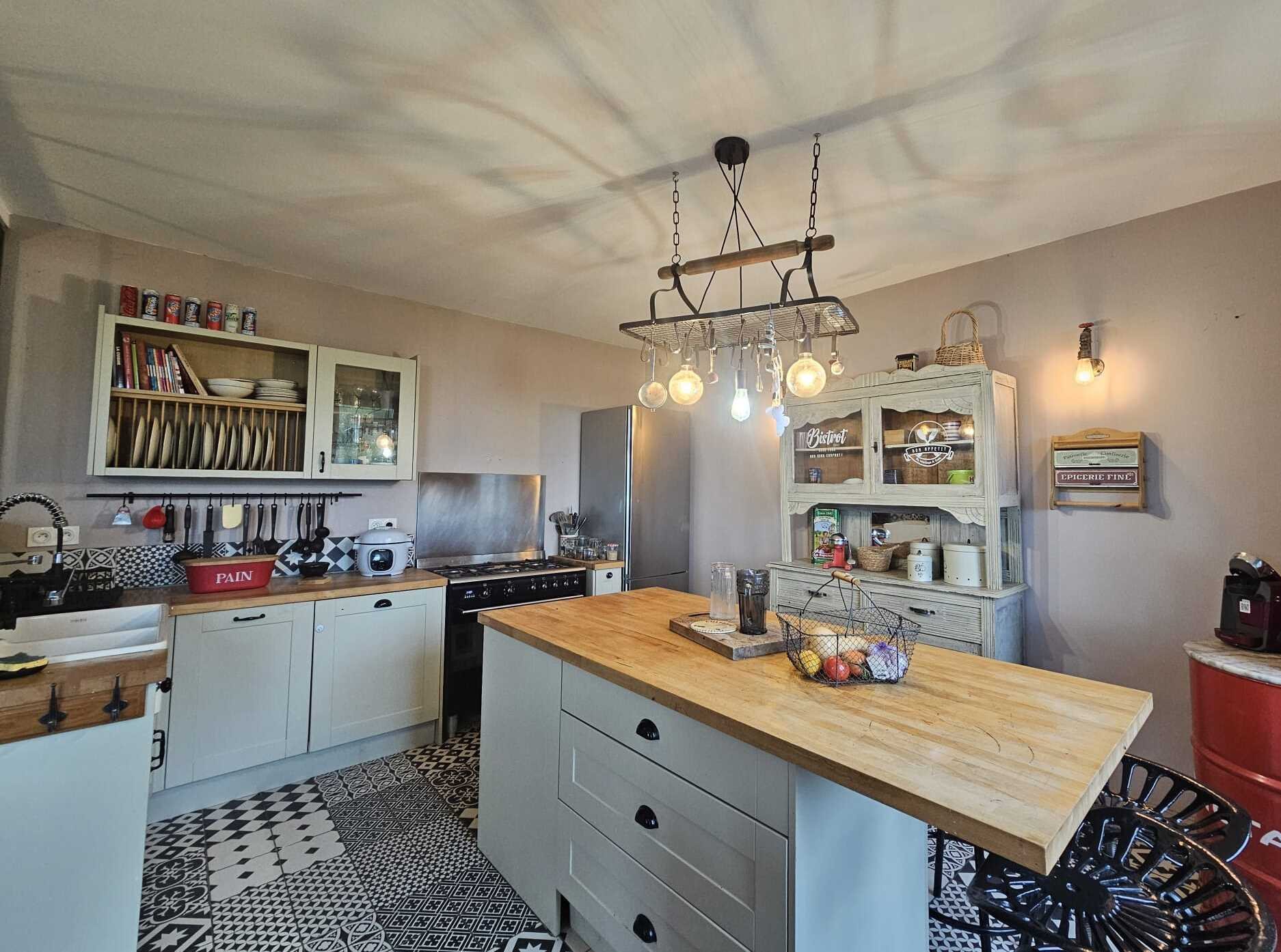Maison à vendre, 181m², Saint-Laurent-du-Pont