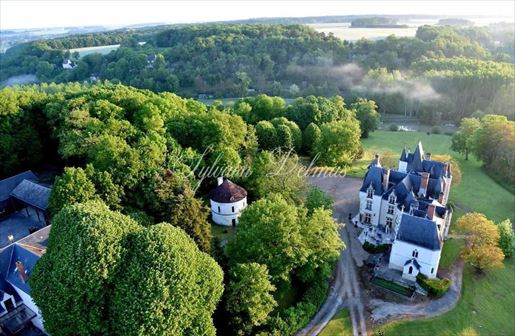 Maison 2000 m² · à Tours · 2 000 m² · 7 200 000 €