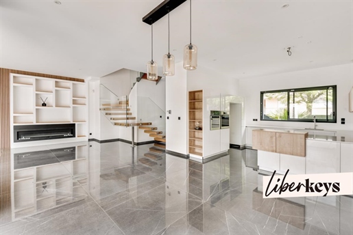 Maison 6 pièces 212 m² · à Créteil · 212 m² · 949 000 €