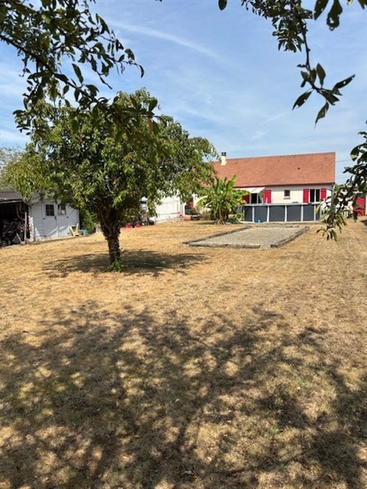 Maison 5 pièces 90 m² · à Villeneuve-la-Guyard · 90 m² · 252 000 €