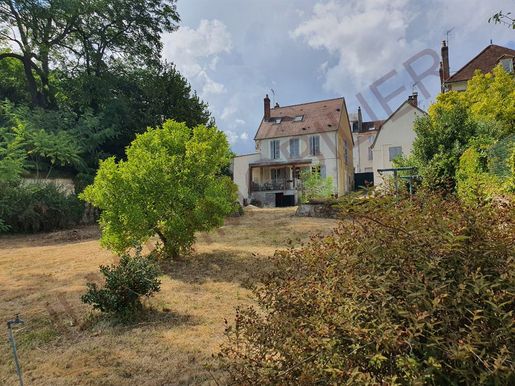Maison 7 pièces 140 m² · à Saint-Florentin · 140 m² · 151 200 €