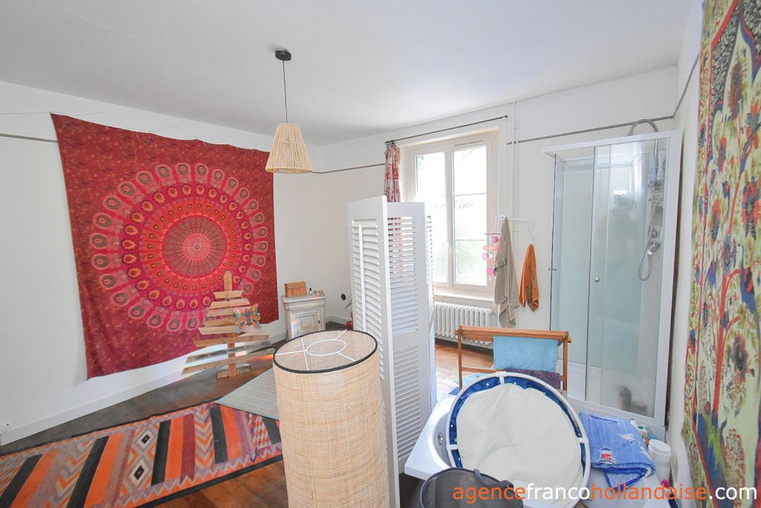 Maison à vendre, 166m², Châteauneuf-la-Forêt