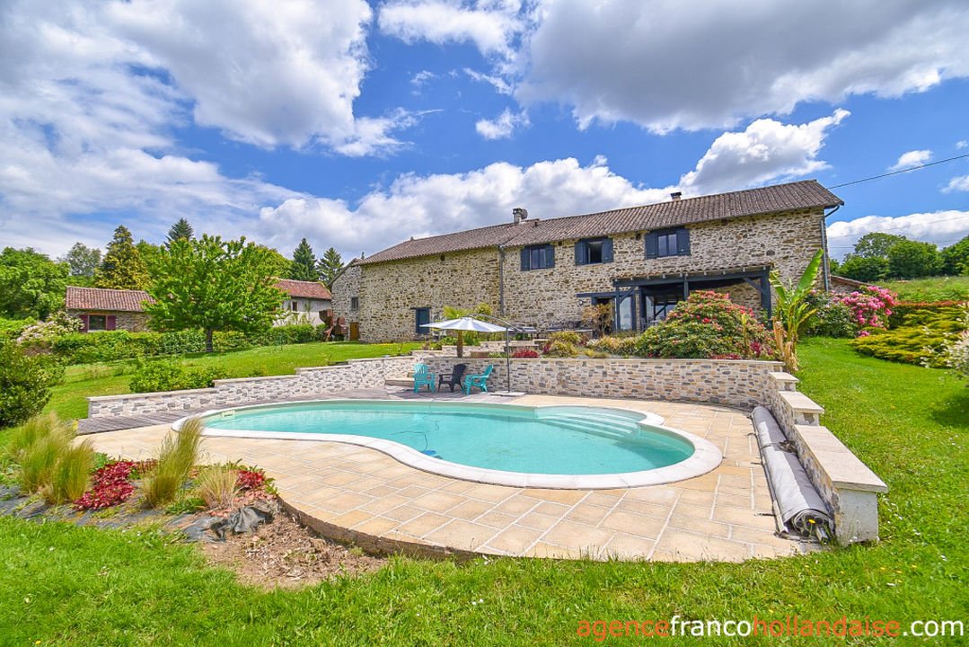 Maison à vendre, 216m², Châteauneuf-la-Forêt