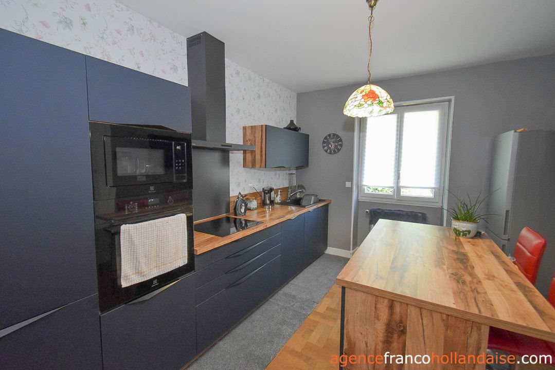 Maison à vendre, 123m², Châteauneuf-la-Forêt