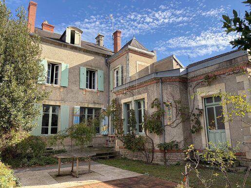 Maison 12 pièces 320 m² · à Saint-Amand-Montrond · 320 m² · 399 000 €