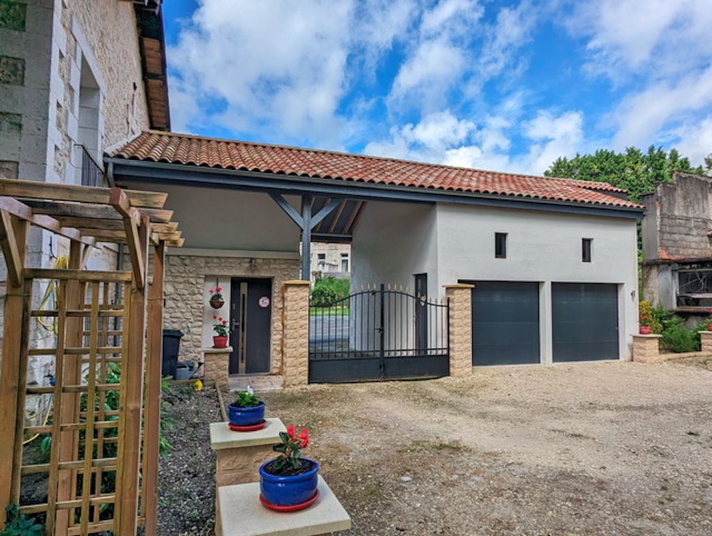 Maison à vendre, 260m², Baignes-Sainte-Radegonde