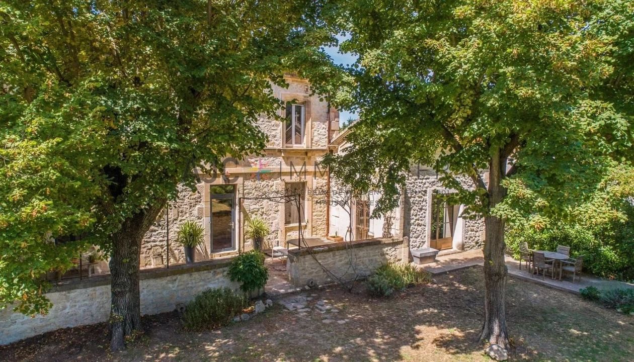 Maison à vendre, 306m², Saint-Etienne-du-Grès