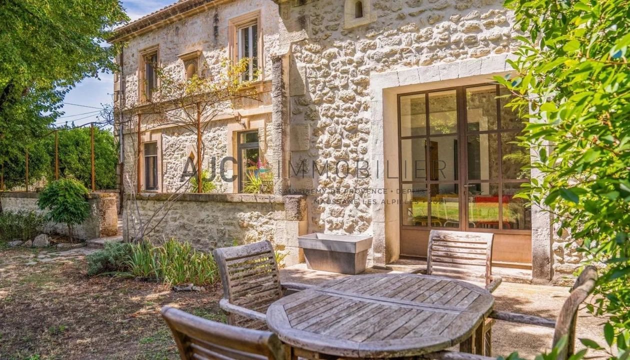 Maison à vendre, 306m², Saint-Etienne-du-Grès