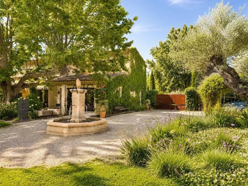 Maison à vendre, 242m², Saint-Rémy-de-Provence