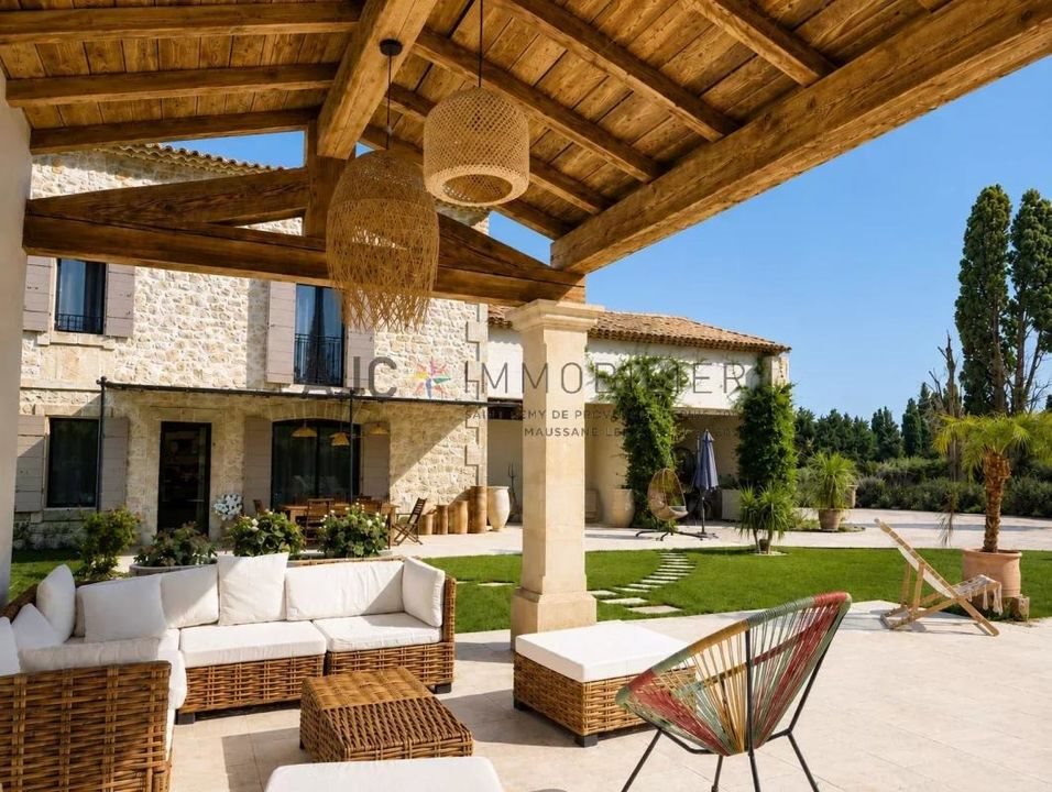 Maison à vendre, 170m², Mas-Blanc-des-Alpilles