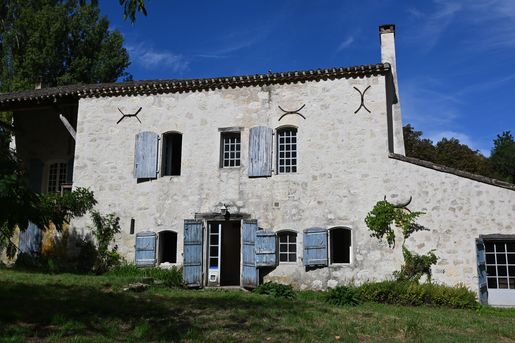 Maison 11 pièces 368 m² · à Puymirol · 368 m² · 371 000 €
