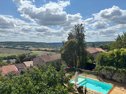 Maison 8 pièces 228 m² · à Penne-d'Agenais · 228 m² · 478 000 €