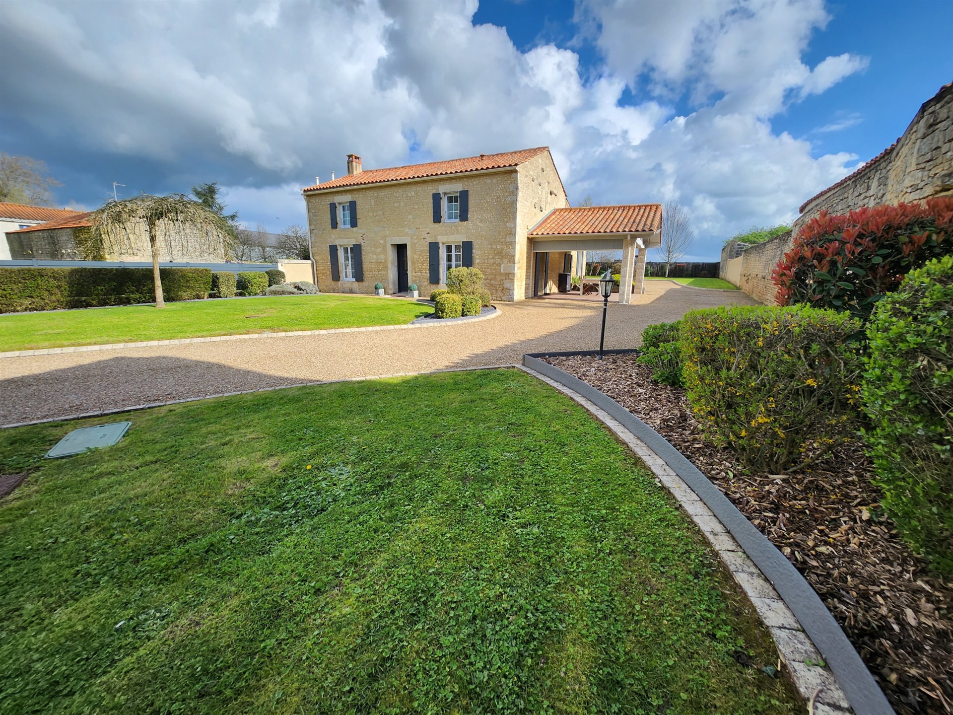 Maison à vendre, 158m², Sainte-Gemme-la-Plaine