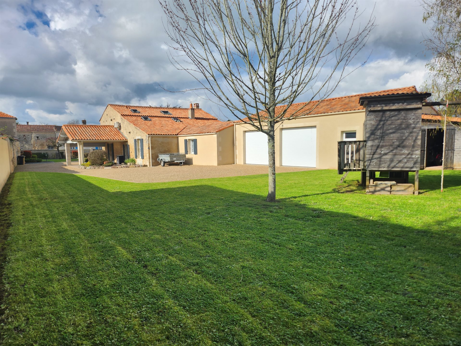 Maison à vendre, 158m², Sainte-Gemme-la-Plaine